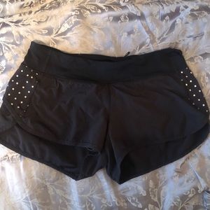 Lululemon shorts size 6